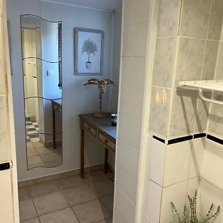 Avec Terrasse 홈스테이